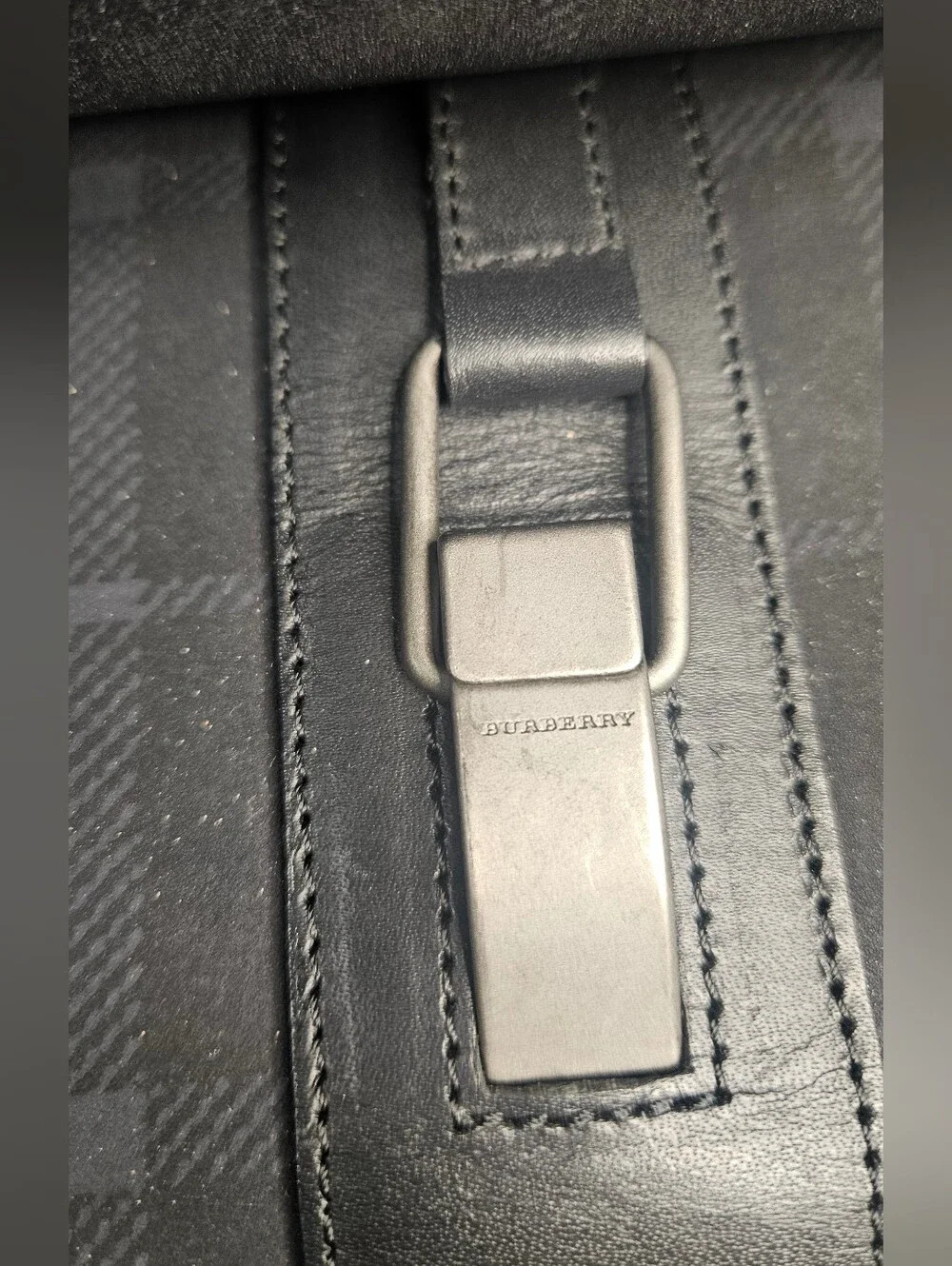 Authentic Burberry London Black Nova Check Messenger Crossbody Laptop Bag